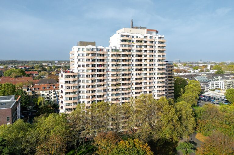 3 Zimmer Wohnung mit Loggia in Köln-Zollstock
