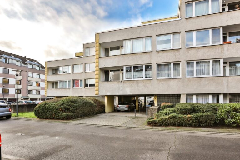 4 Zimmer Wohnung in Köln-Niehl