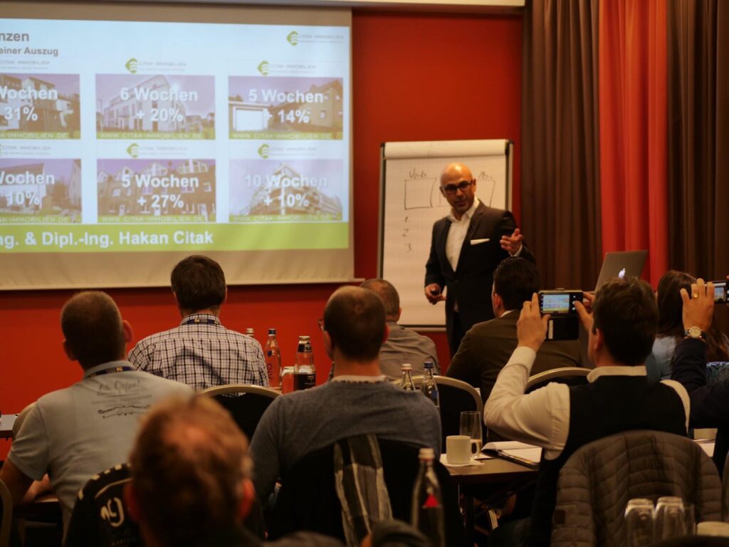 Vortrag vor exklusiven Immobilieninvestoren zum Thema Immobilie zum Höchstpreis verkaufen