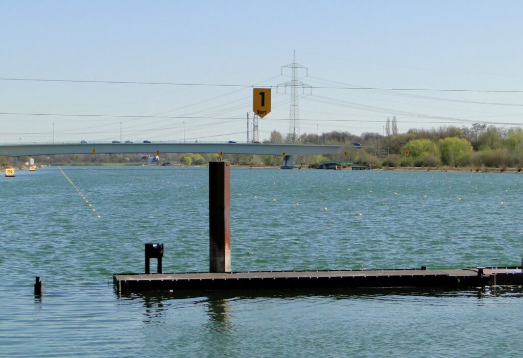 Zwischen Köln Seeberg und Fühlingen gelegen, müsste eigentlich Fühlinger Seenplatte heißen, denn es handelt sich um sieben miteinander verbundene Seen.