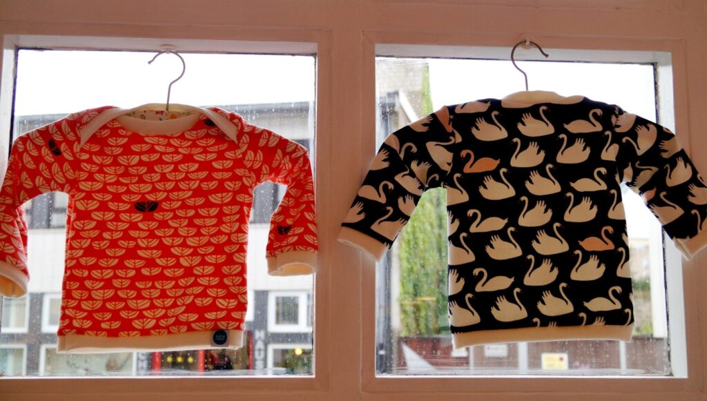 Handarbeiten ist in: vor allem Nähen, Stricken und Häkeln. Upcycling ist in aller Munde – darunter versteht man das Aufbereiten gebrauchter Gegenstände.