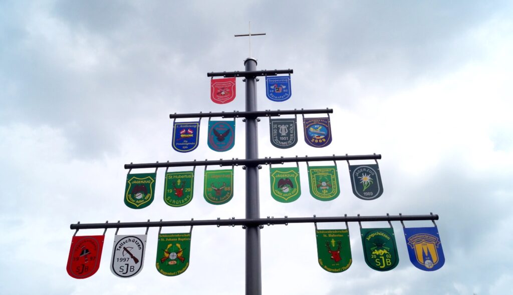 Roggendorf/Thenhoven ist flächenmäßig der zweitgrößte Stadtteil Kölns, weil weite Flächen und Teile des Waldgebietes Chorbusch dazu gehören.