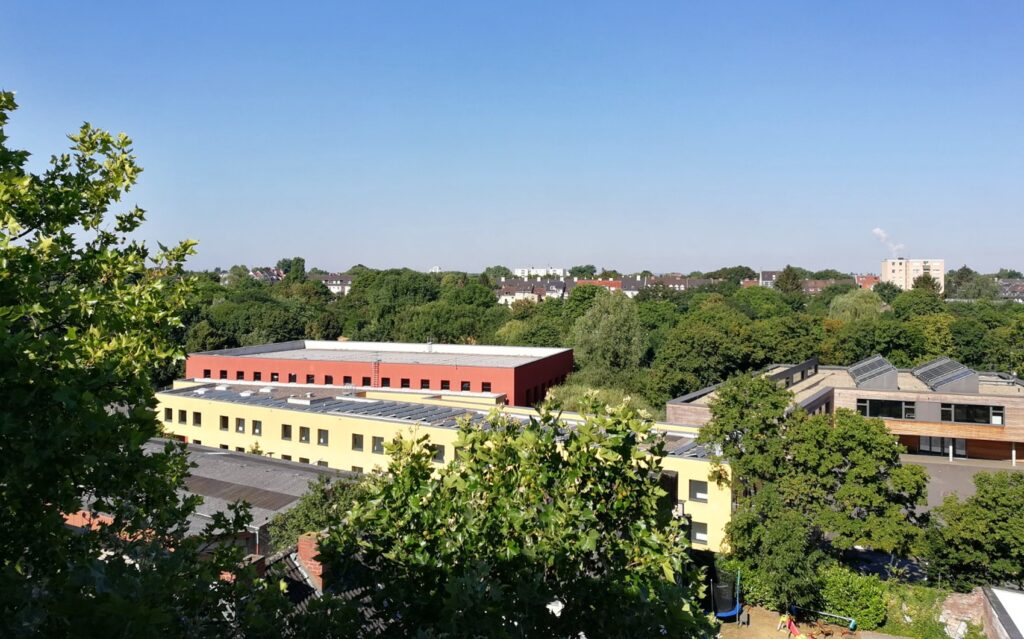 Eine Stadt wie Köln hat etliche Sportangebote: Fitness-Clubs, Lauftreffs, Yoga-Schulen und vieles mehr. Zu diesem Angebot gehören auch die Sportvereine.