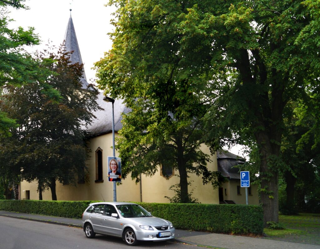 Beide Teile sind baulich ähnlich, mit sehr alten Häusern und Höfen und dazwischen vielen Neubauten aus den letzten Jahrzehnten.