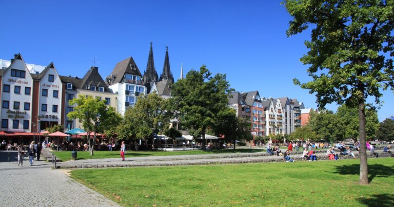 Sie suchen nach einem Immobilienmakler für Köln-Altstadt-Nord der Ihr Haus oder Eigentumswohnung sicher und stressfrei verkaufen kann?