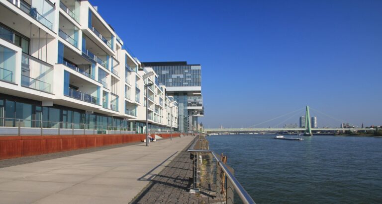 Sie suchen nach einem Immobilienmakler für Köln-Altstadt-Süd der Ihr Haus oder Eigentumswohnung sicher und stressfrei verkaufen kann?