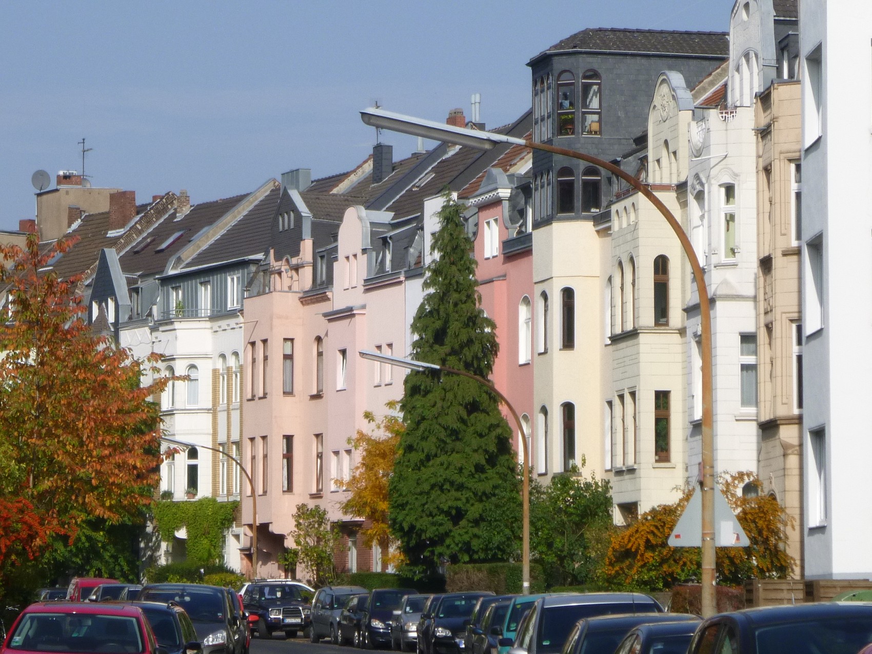 Sie suchen nach einem Immobilienmakler für Köln-Klettenberg der Ihr Haus oder Eigentumswohnung sicher und stressfrei verkaufen kann?