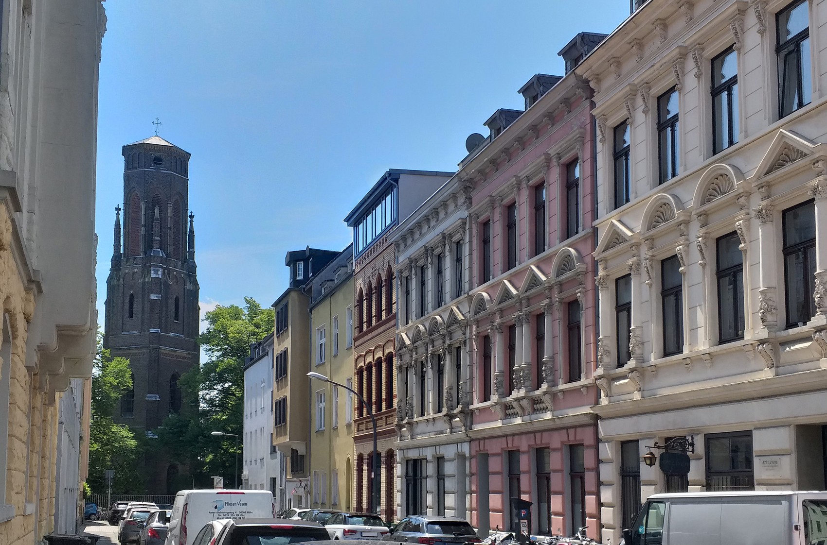 Sie suchen nach einem Immobilienmakler für Köln Lindenthal der Ihr Haus oder Eigentumswohnung sicher und stressfrei verkaufen kann?