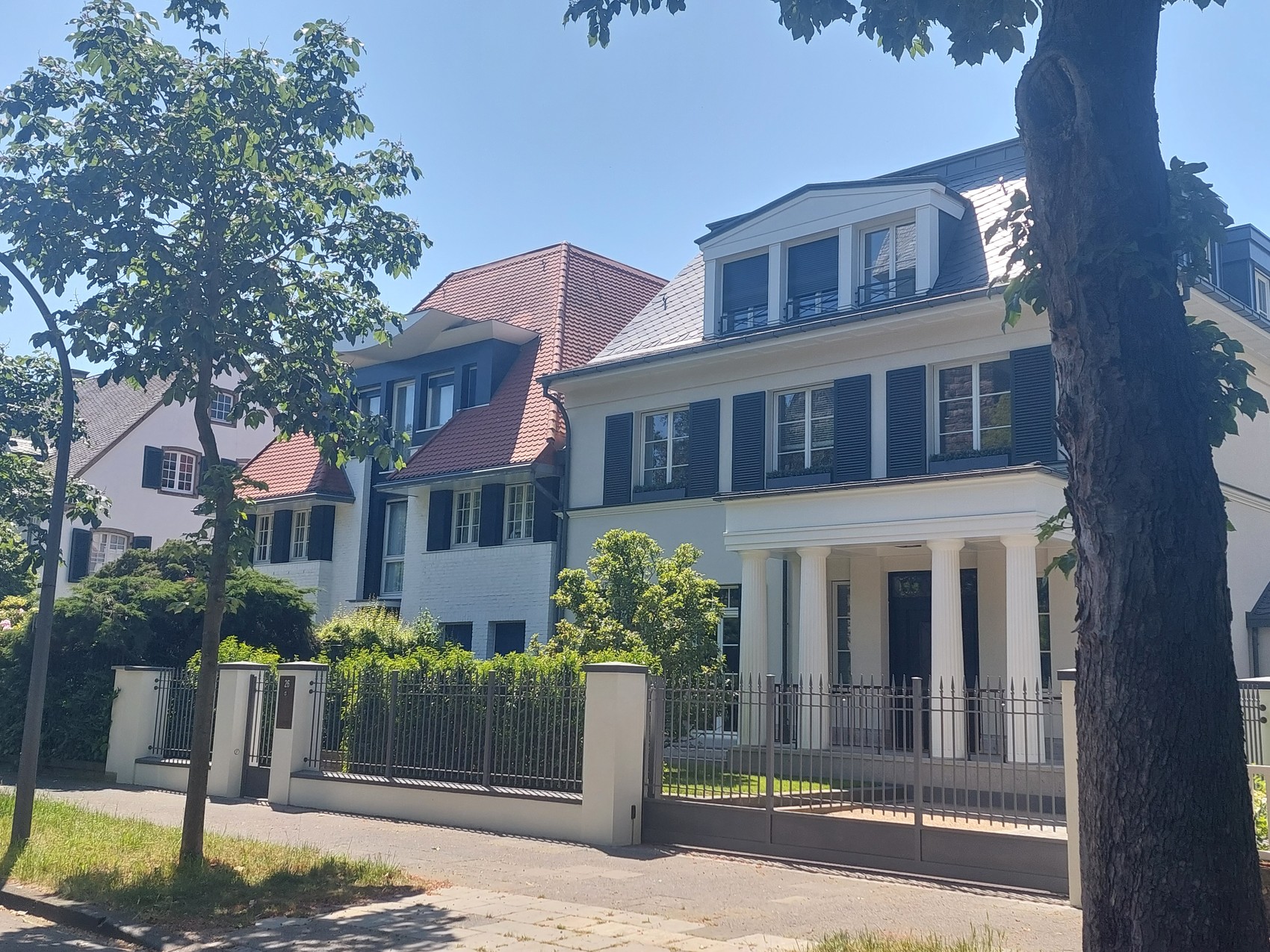 Sie suchen nach einem Immobilienmakler für Köln-Marienburg der Ihr Haus oder Eigentumswohnung sicher und stressfrei verkaufen kann?