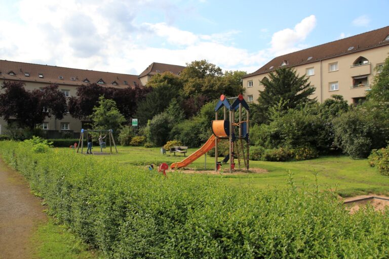 Sie suchen nach einem Immobilienmakler für Köln-Mauenheim der Ihr Haus oder Eigentumswohnung sicher und stressfrei verkaufen kann?