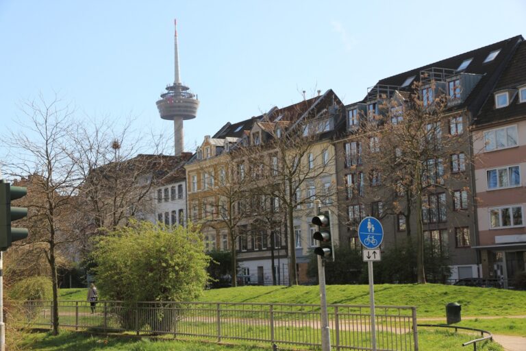 Sie suchen nach einem Immobilienmakler für Köln-Neuehrenfeld der Ihr Haus oder Eigentumswohnung sicher und stressfrei verkaufen kann?