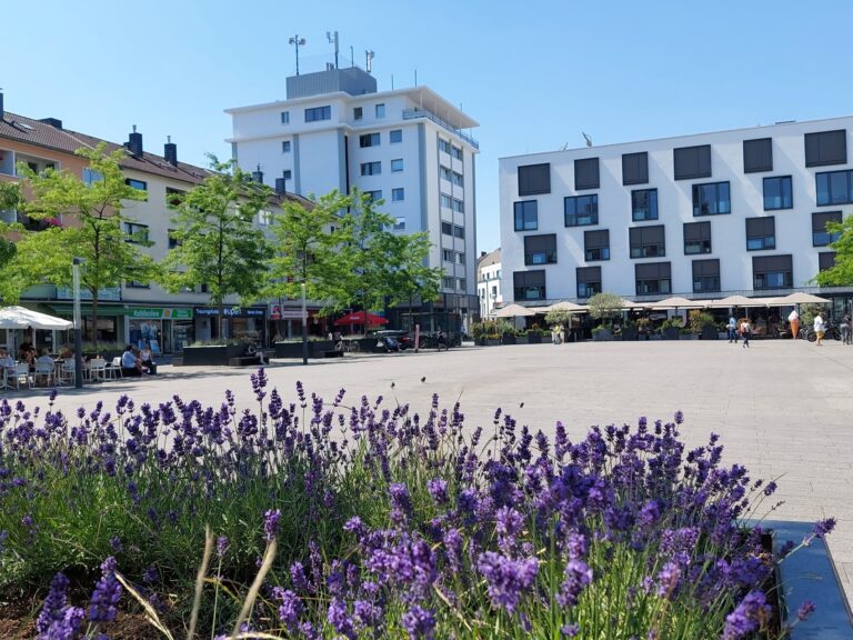 Sie suchen nach einem Immobilienmakler für Köln-Rodenkirchen der Ihr Haus oder Eigentumswohnung sicher und stressfrei verkaufen kann?