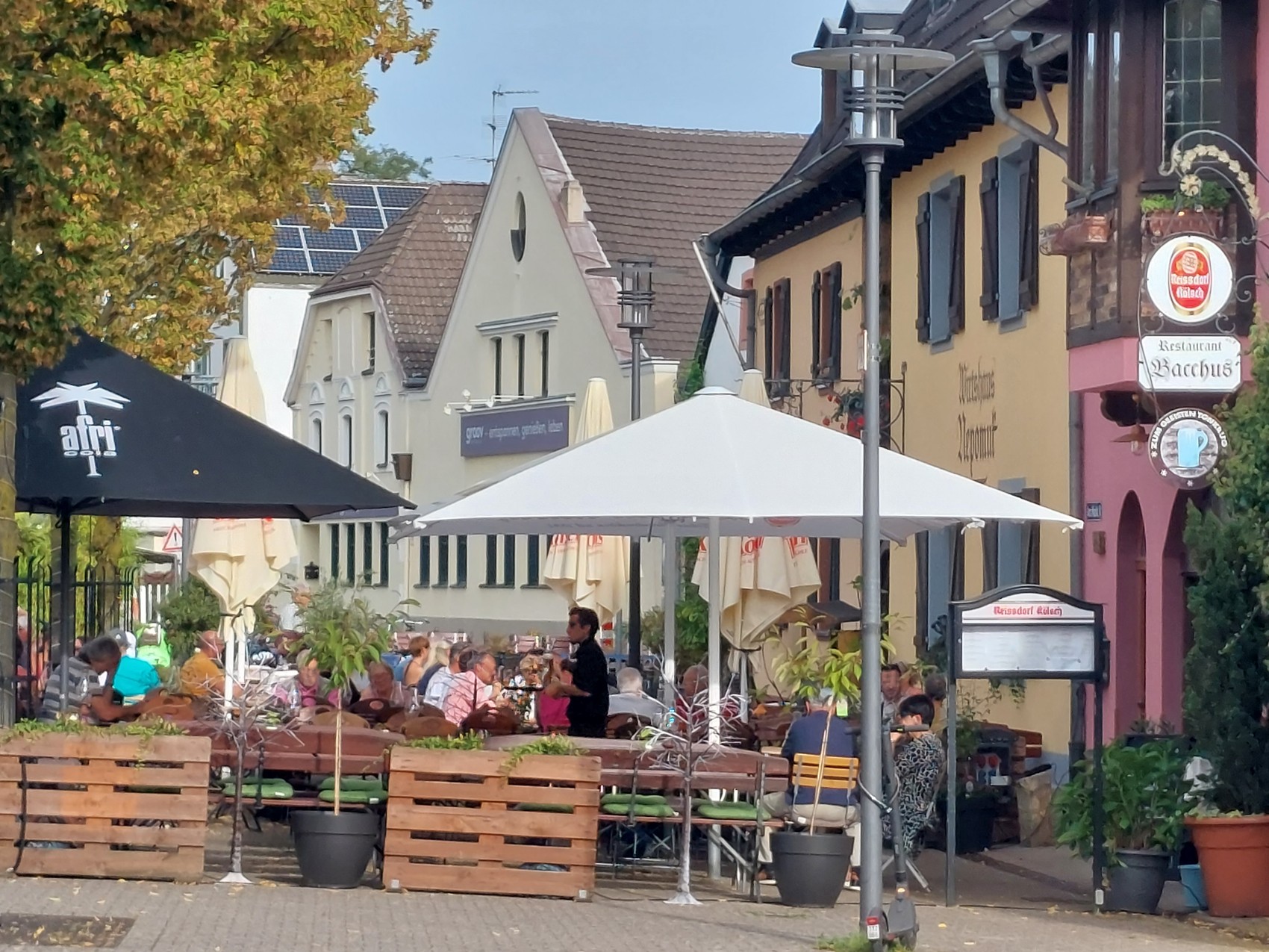 Sie suchen nach einem Immobilienmakler für Köln-Zündorf der Ihr Haus oder Eigentumswohnung sicher und stressfrei verkaufen kann?