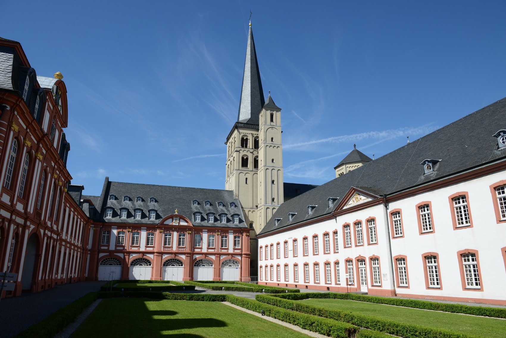 Sie suchen nach einem Immobilienmakler für Pulheim, der Ihr Haus oder Eigentumswohnung sicher und stressfrei verkaufen kann?