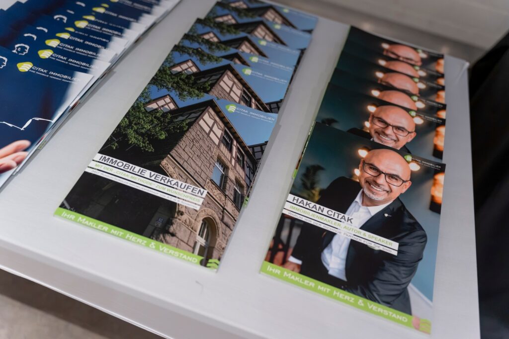 Beim ersten Infoabend von Citak Immobilien in Köln informierten sich Eigentümer über Chancen und Risiken beim privaten Immobilienverkauf