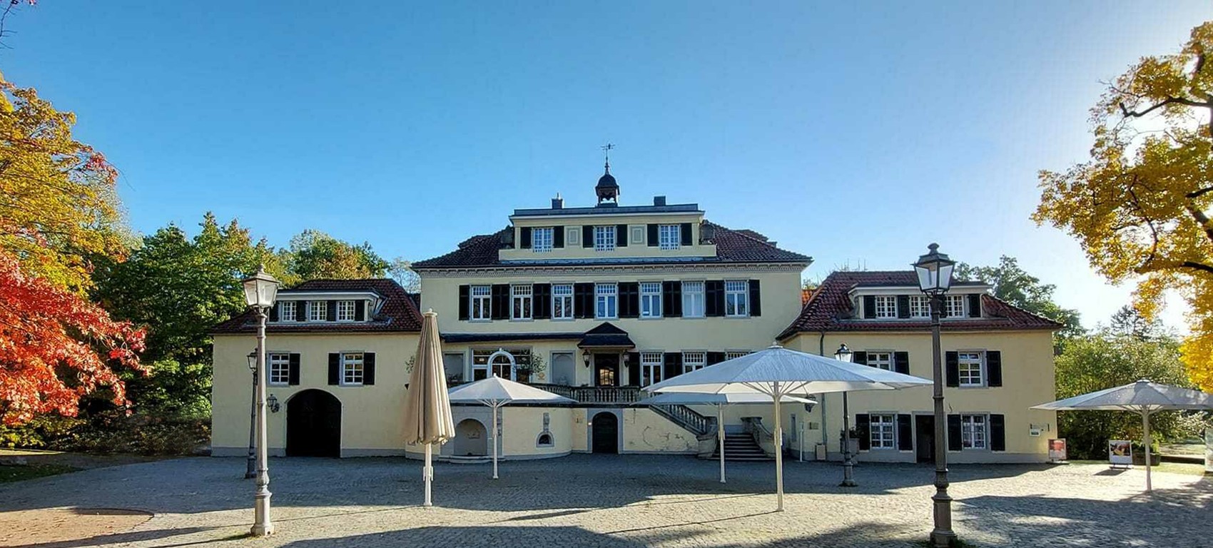Sie suchen nach einem Immobilienmakler für Rösrath, der Ihr Haus oder Wohnung sicher verkaufen kann?