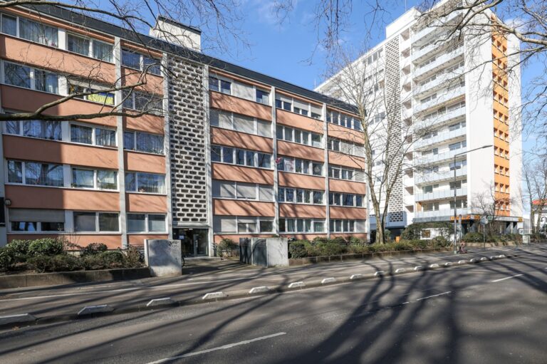 Strassenseite